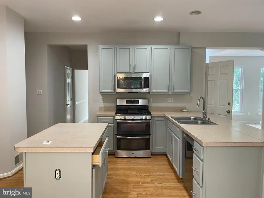 11424 Neelsville Church Rd, Germantown, MD 20876 - #2
