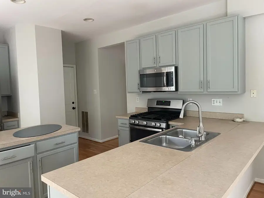 11424 Neelsville Church Rd, Germantown, MD 20876 - #3
