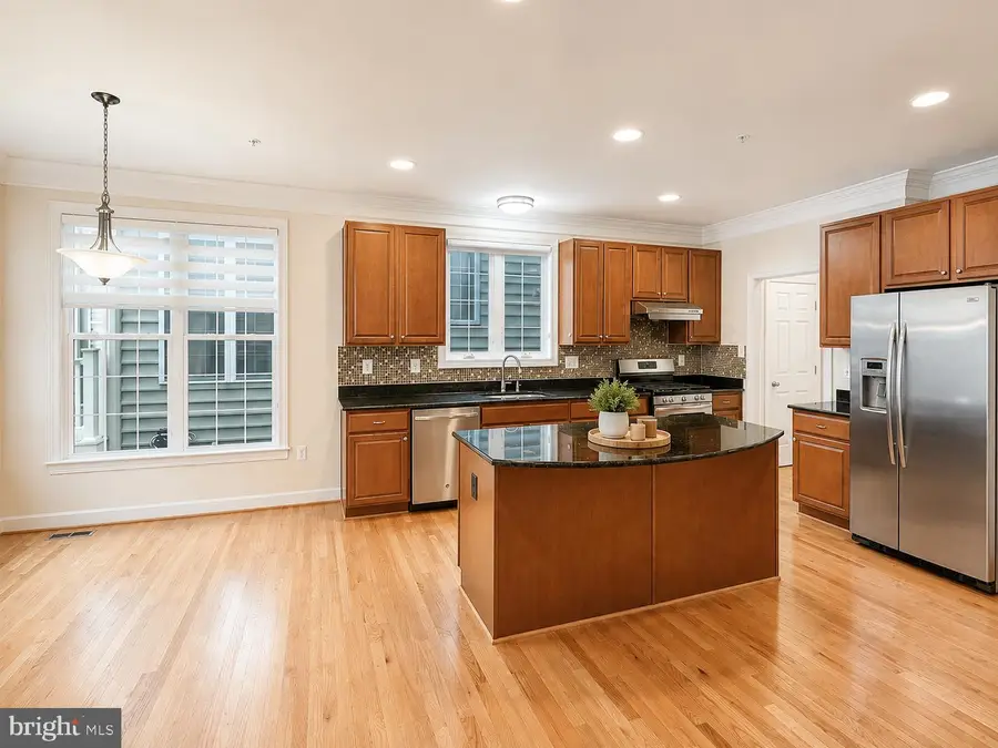 207 Winter Walk Dr, Gaithersburg, MD 20878 - #2