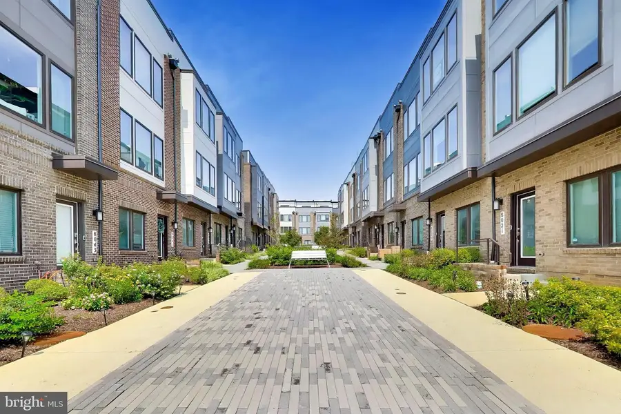 8037 Baxter St, Rockville, MD 20855 - #3