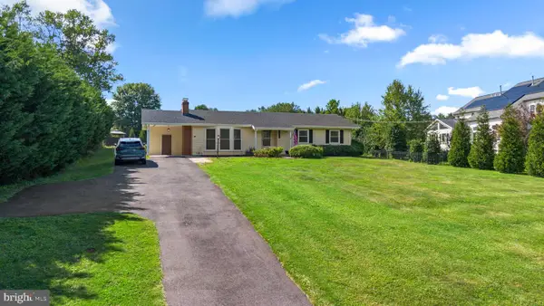 18008 Muncaster Rd, ROCKVILLE, MD 20855