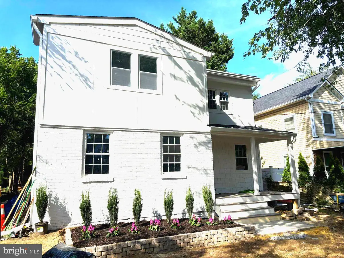 916 Crawford Dr, Rockville, MD 20851 - #1