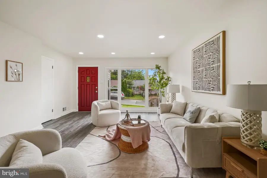 611 Blandford St, Rockville, MD 20850 - #3