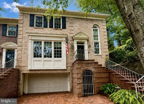 8039 Quarry Ridge Way, BETHESDA, MD 20817