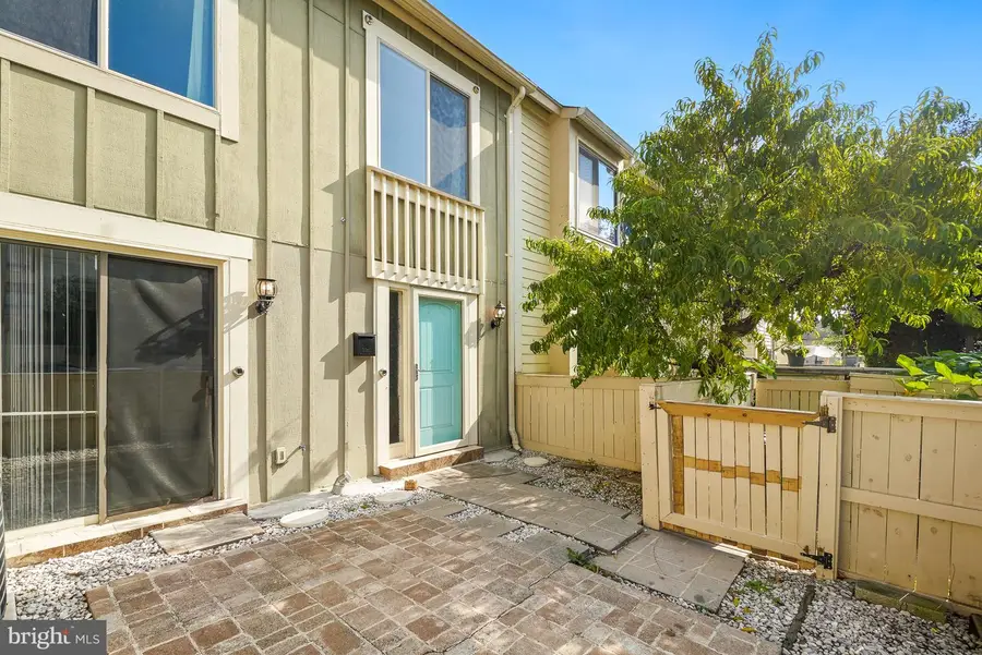 10283 Ridgeline Dr, Montgomery Village, MD 20886 - #3