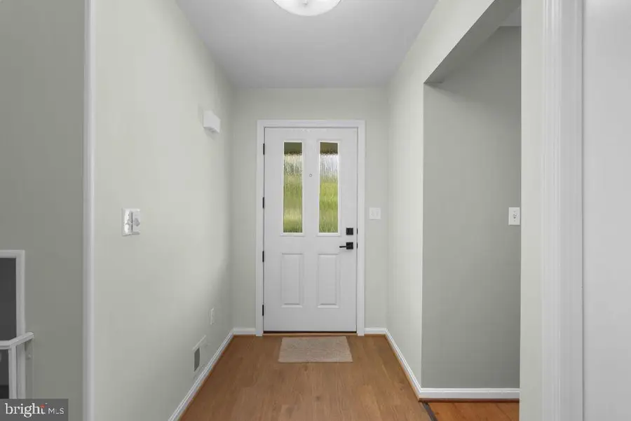 18001 Mill Creek Dr, Rockville, MD 20855 - #3