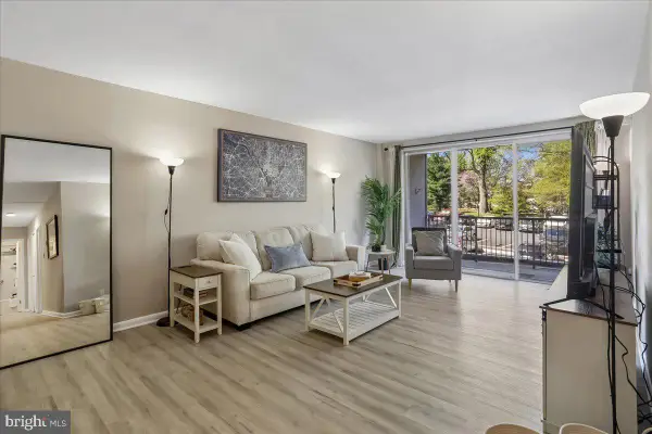 4977 Battery Ln #1-211, BETHESDA, MD 20814