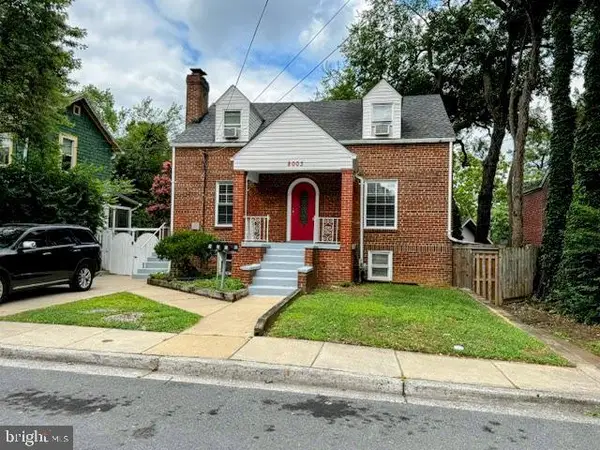 8003 Greenwood Ave, TAKOMA PARK, MD 20912