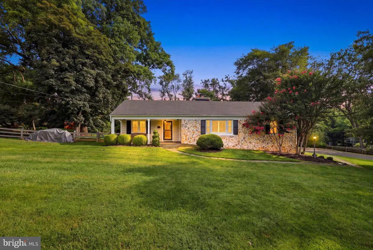 9105 Scott Dr, Rockville, MD 20850 - #1