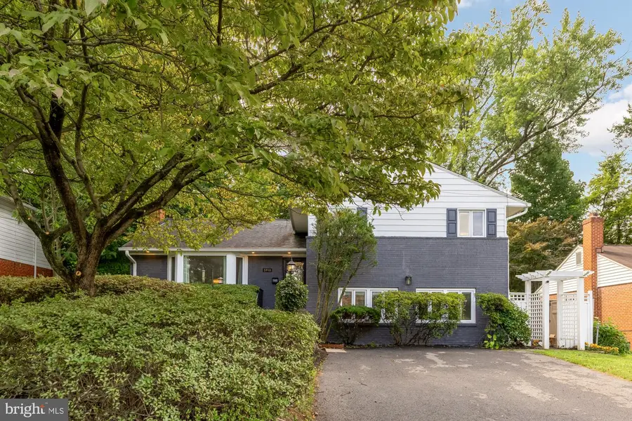 5910 Greentree Rd, Bethesda, MD 20817 - #2