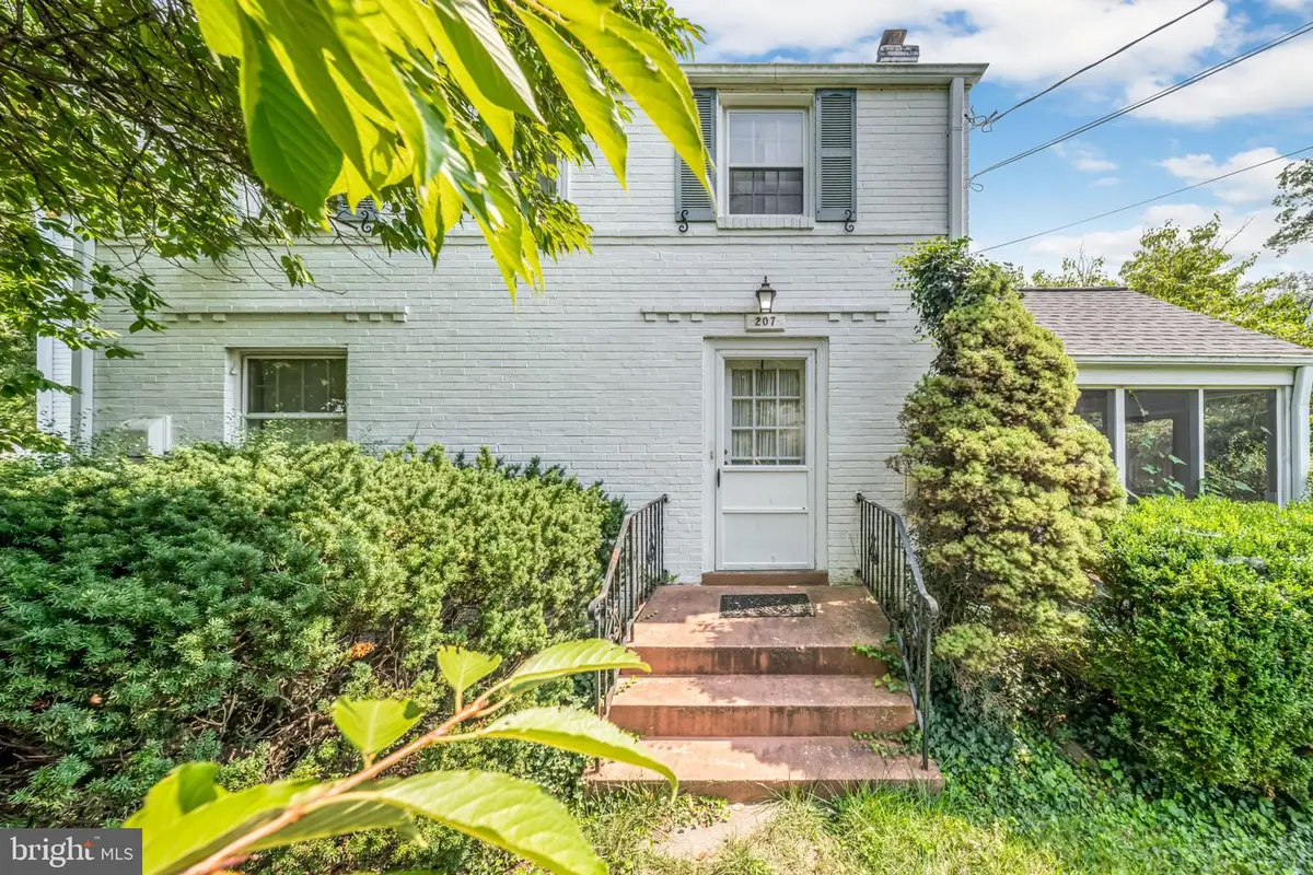 207 Lexington Dr, Silver Spring, MD 20901 - #1