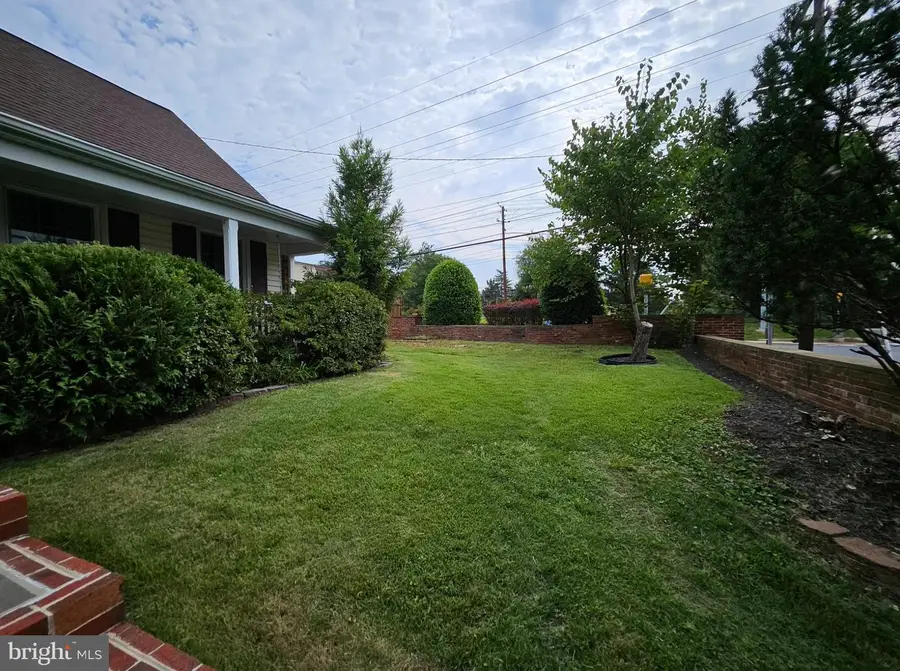 8001 Postoak Rd, Potomac, MD 20854 - #2