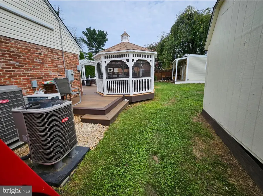 8001 Postoak Rd, Potomac, MD 20854 - #3