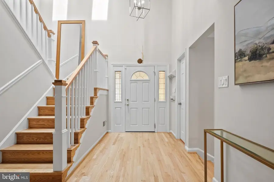 12417 Goldfinch Ct, Potomac, MD 20854 - #2