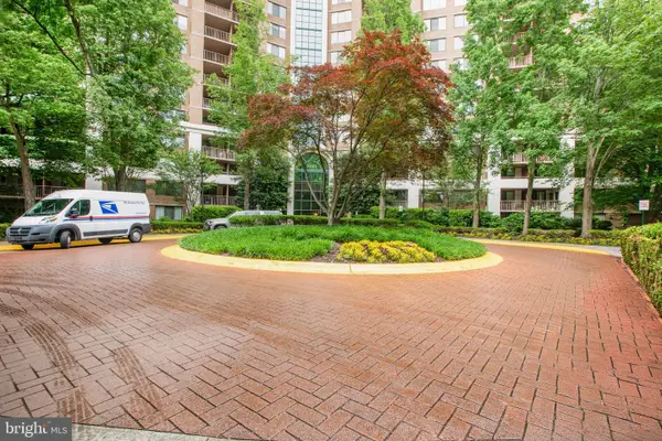 10101 Grosvenor Place #2006, NORTH BETHESDA, MD 20852