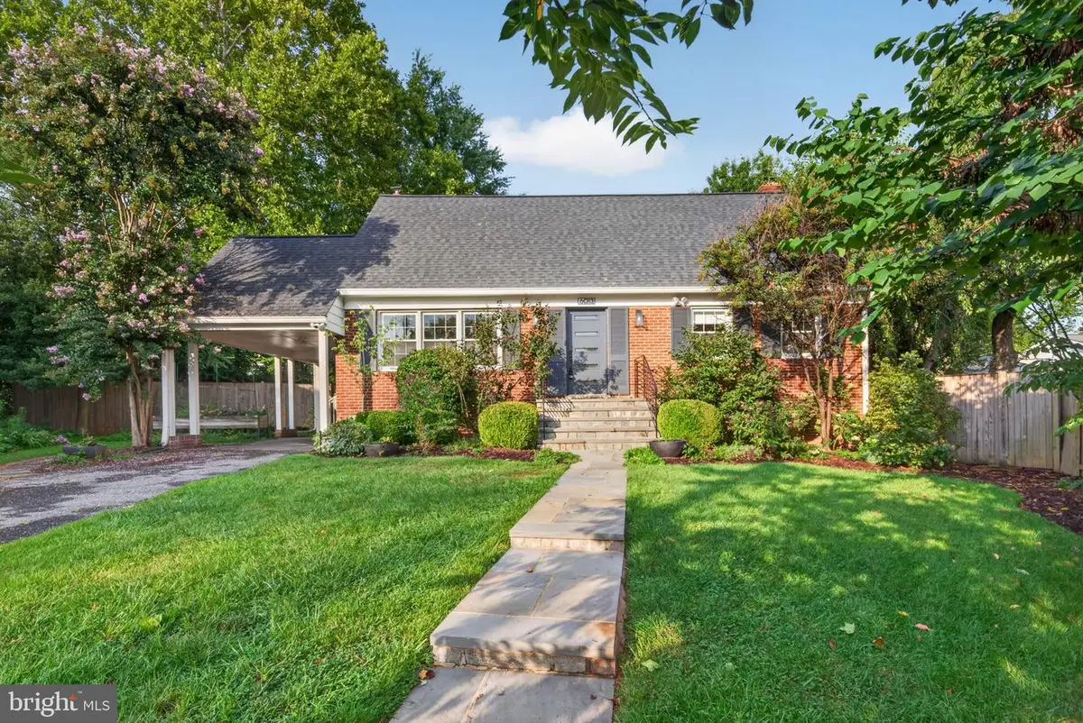 6013 Kingsford Ct, Bethesda, MD 20817 - #1