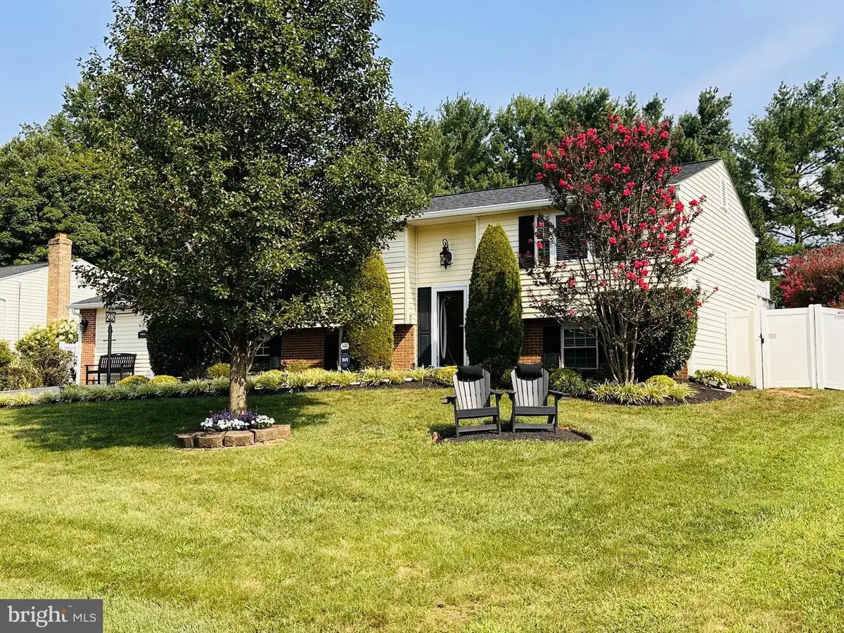 19016 Hempstone Ct, Poolesville, MD 20837 - #1