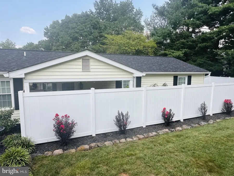 19016 Hempstone Ct, Poolesville, MD 20837 - #2