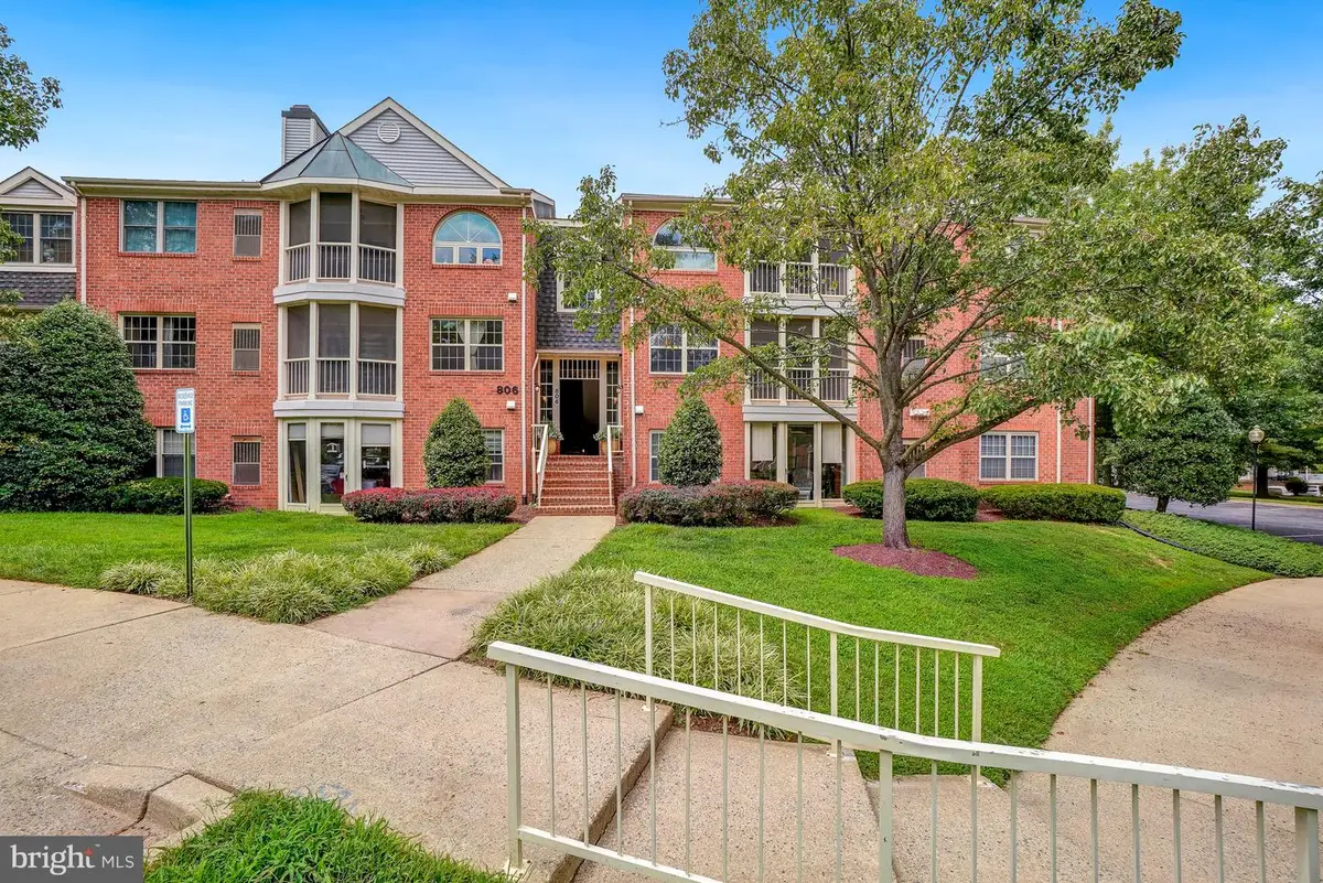 806 Amber Tree Ct #806-303, Gaithersburg, MD 20878 - #1