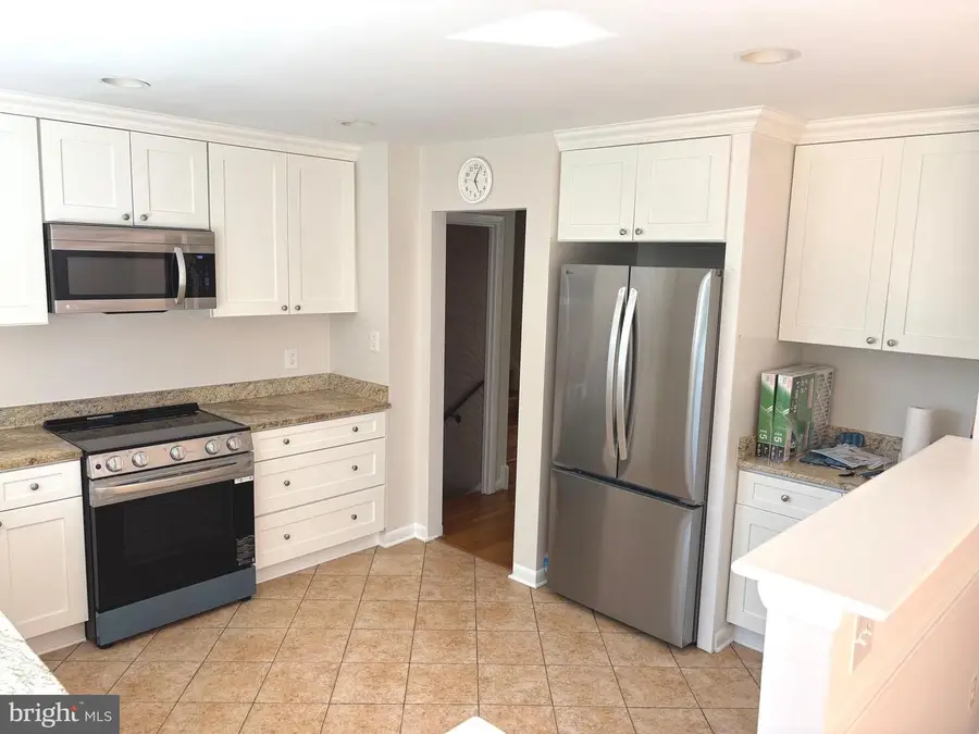 8212 Hawthorne Rd, Bethesda, MD 20817 - #3