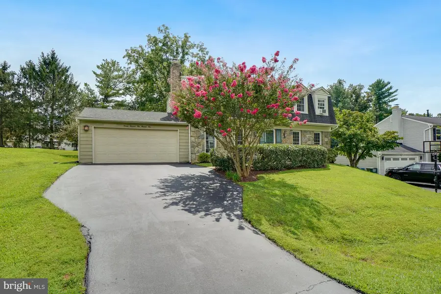 11409 Beechgrove Ln, Potomac, MD 20854 - #2