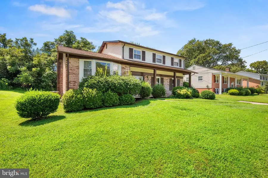 11704 Rosalinda Dr, Potomac, MD 20854 - #2