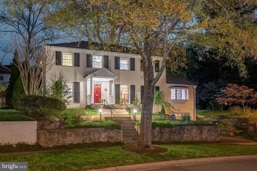 6309 Kenhowe Dr, Bethesda, MD 20817 - #2