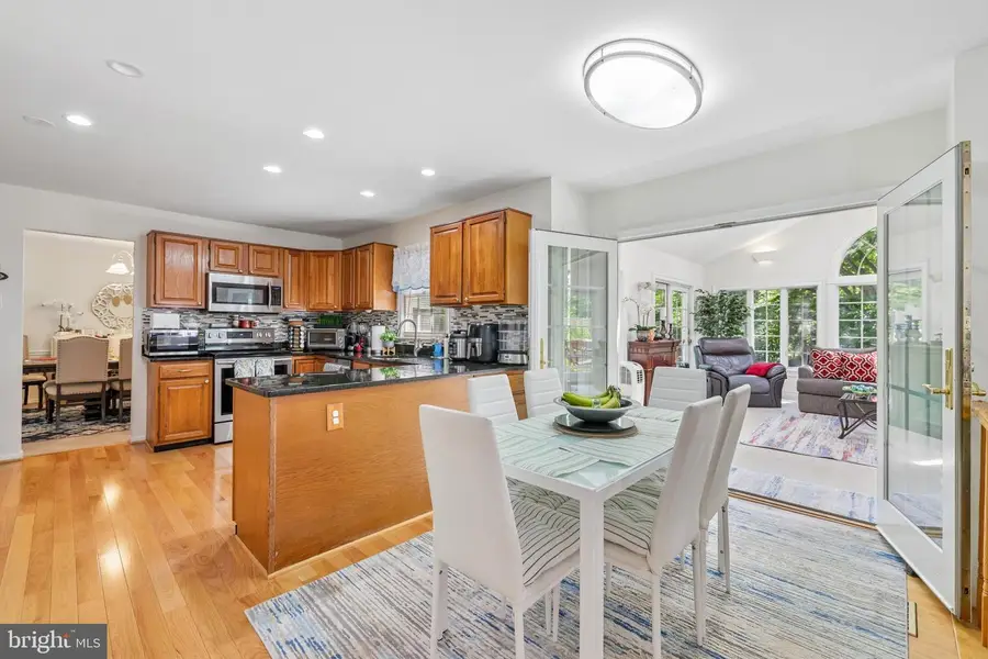 13624 Hartsbourne Dr, Germantown, MD 20874 - #2