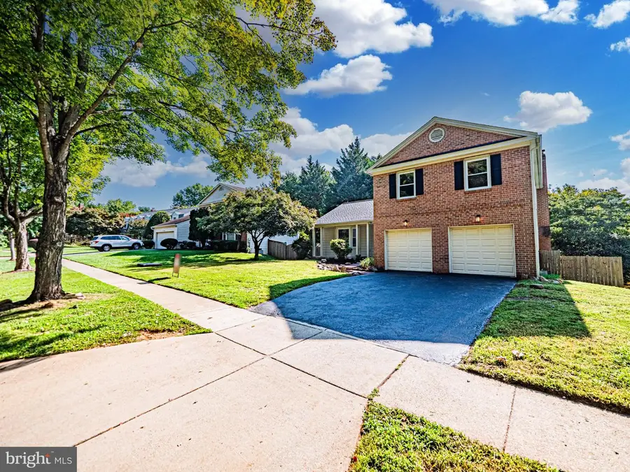 406 Feather Rock Dr, Rockville, MD 20850 - #2