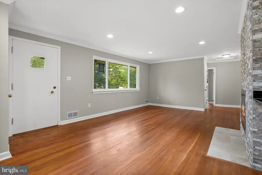 10705 Lockridge Dr, Silver Spring, MD 20901 - #3