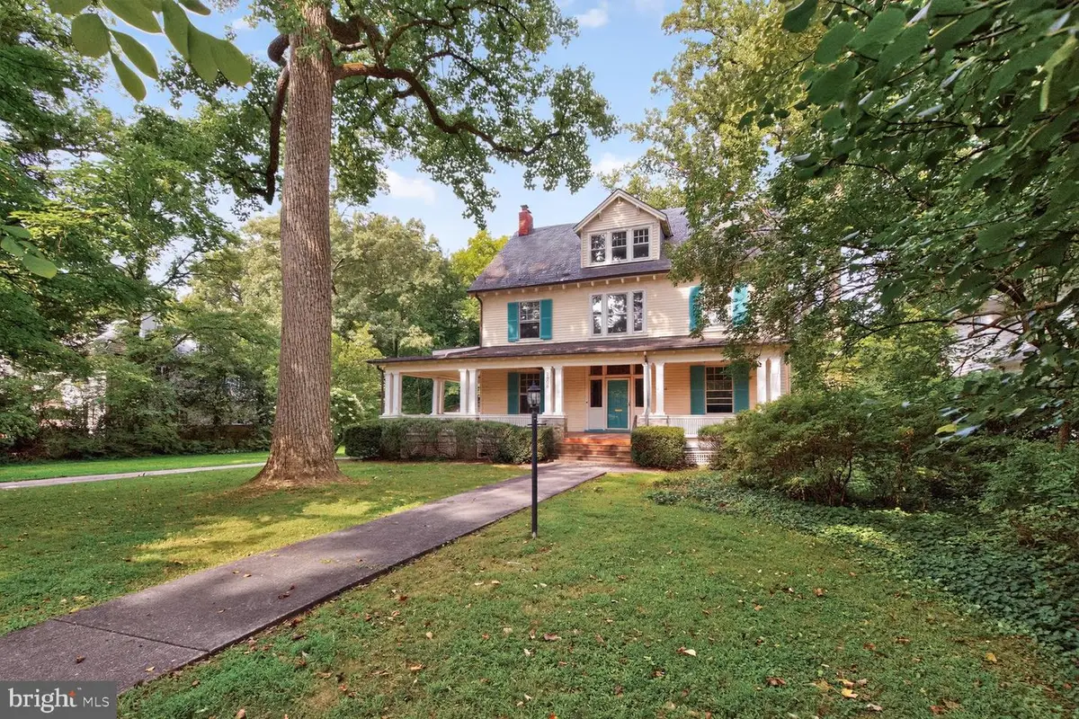 5906 Cedar Pkwy, Chevy Chase, MD 20815 - #1