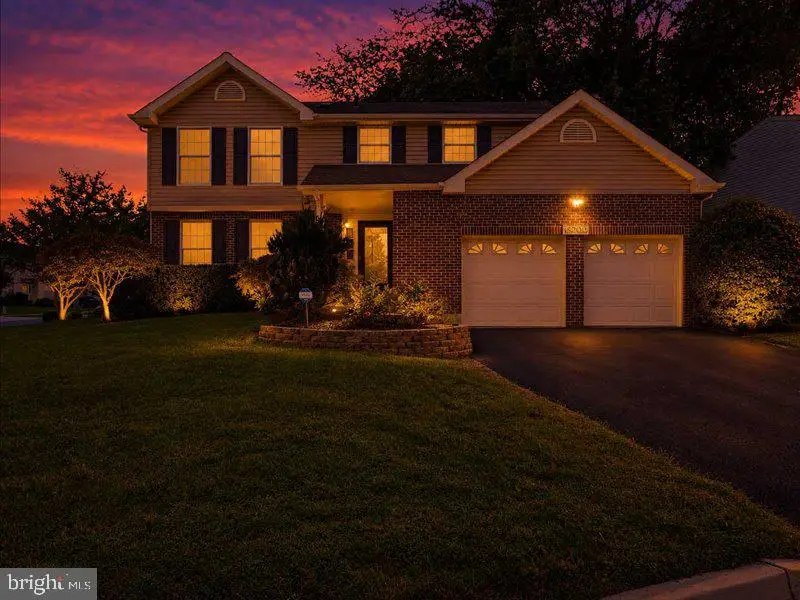 19200 Gunnerfield Ln, Germantown, MD 20874 - #1