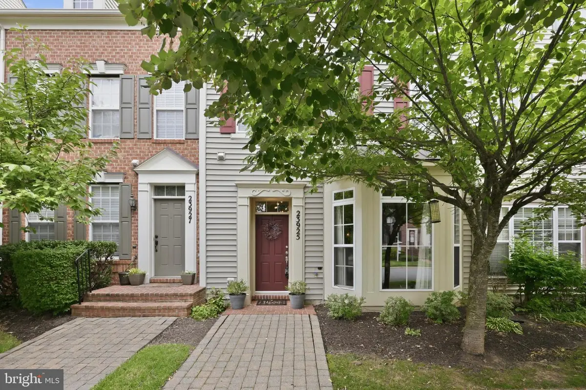 23925 Catawba Hill Dr, Clarksburg, MD 20871 - #1