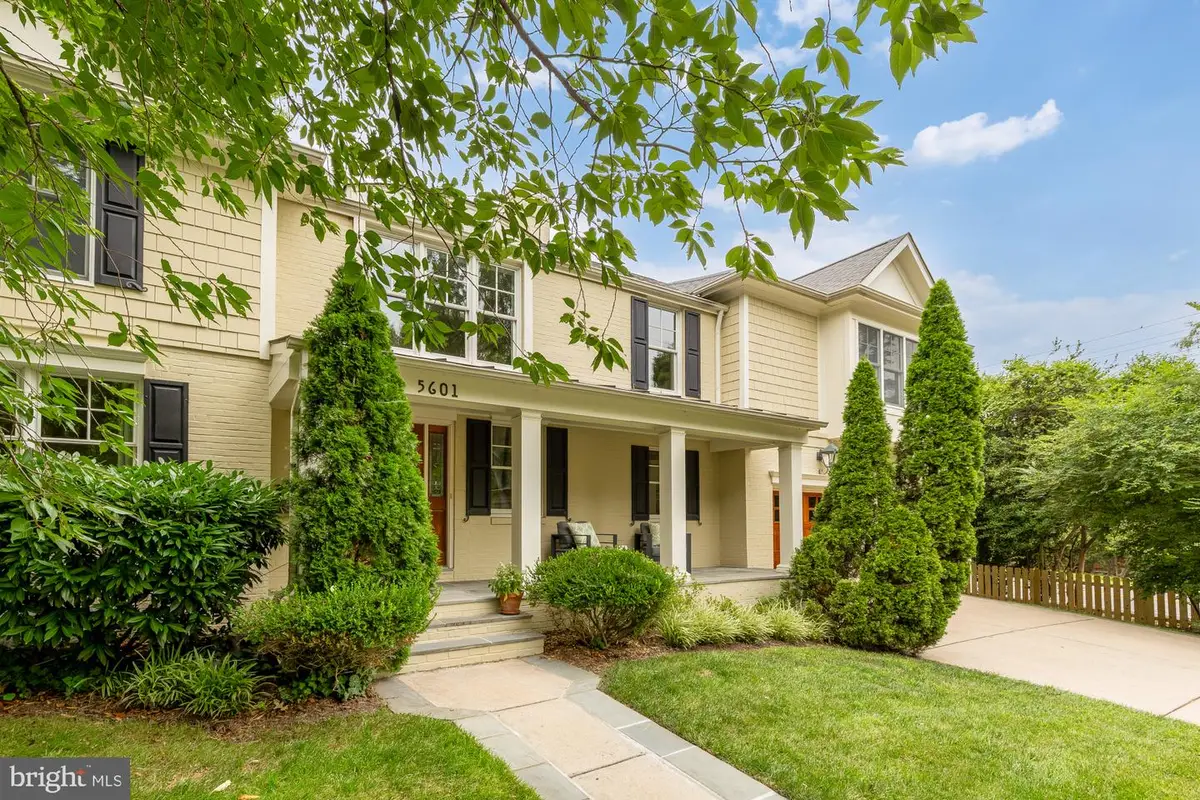 5601 Vernon Pl, Bethesda, MD 20817 - #1