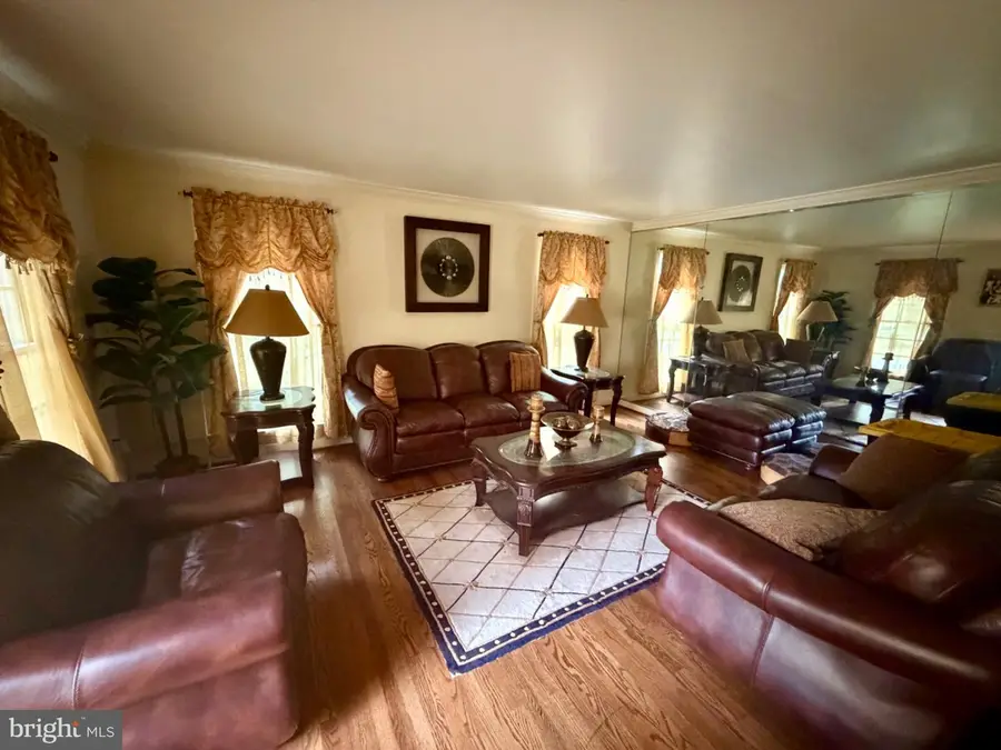 4547 Minuteman Dr, Rockville, MD 20853 - #3