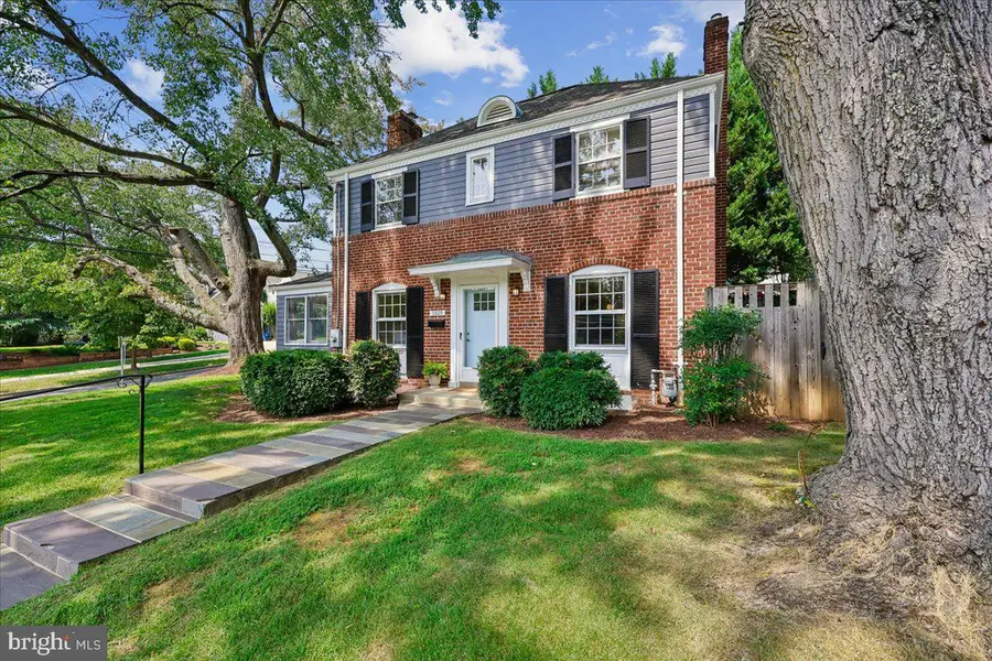 5805 Roosevelt St, Bethesda, MD 20817 - #2