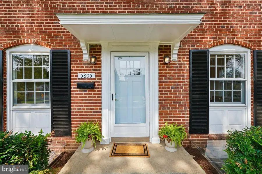 5805 Roosevelt St, Bethesda, MD 20817 - #3