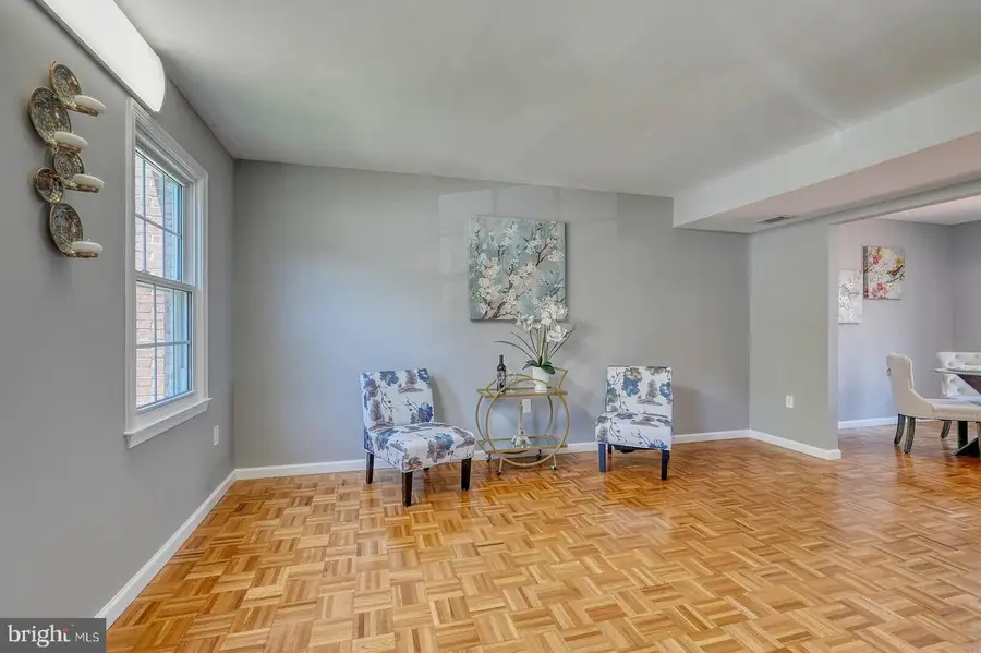 214 Pender Pl, Rockville, MD 20850 - #3