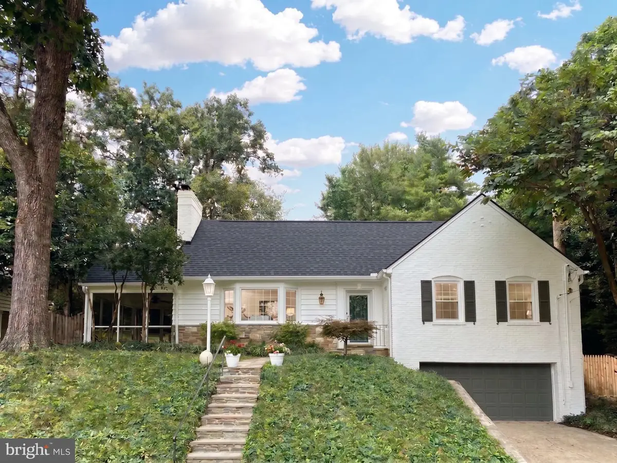 5112 Westpath Ct, Bethesda, MD 20816 - #1