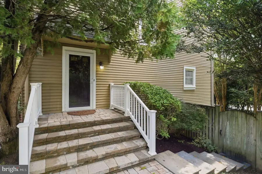 7922 Jensen Pl, Bethesda, MD 20817 - #3