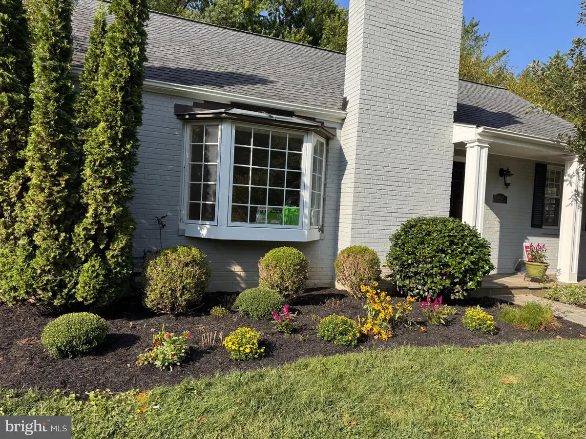 10012 Crestwood Rd, Kensington, MD 20895 - #1