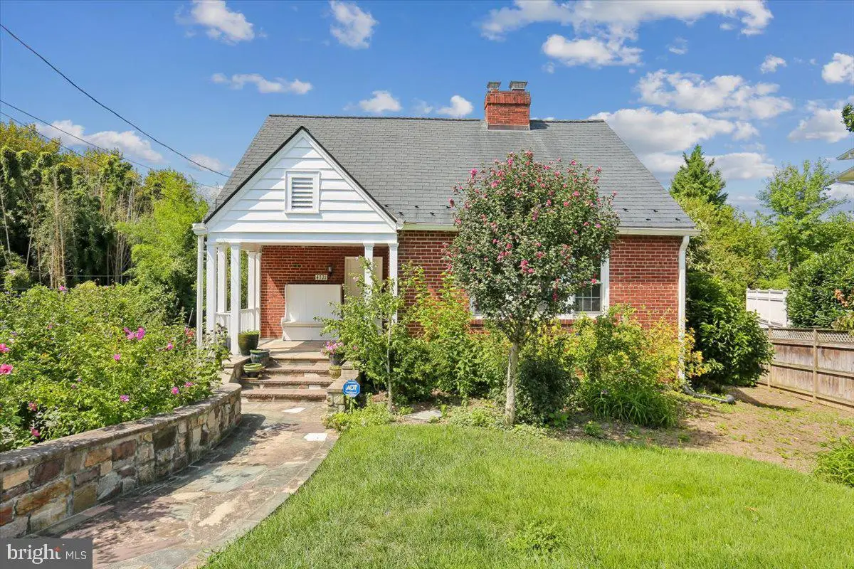 4721 N Chelsea Ln, Bethesda, MD 20814 - #1
