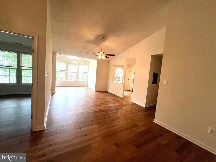 25905 Ridge Manor Dr #8000-j, Damascus, MD 20872 - #3