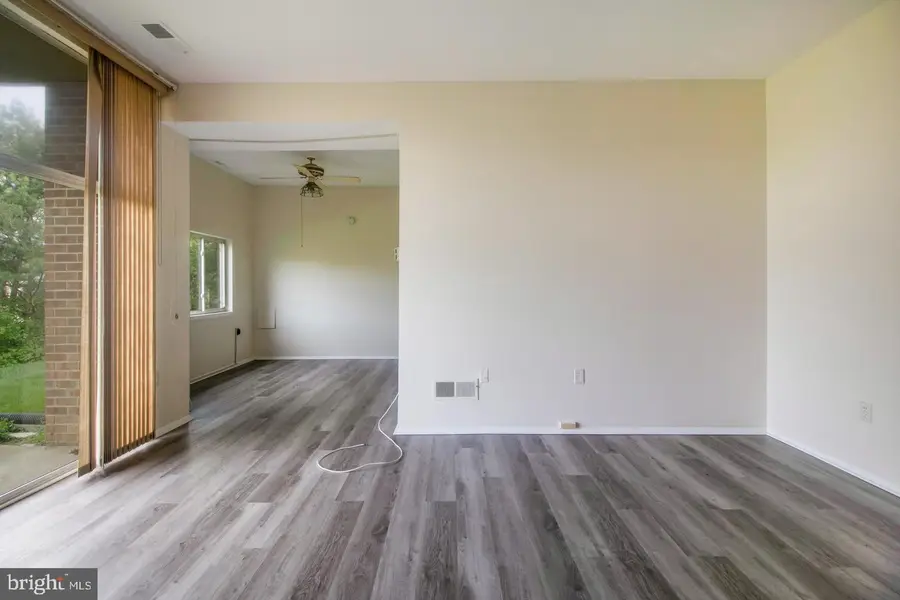 18730 Walkers Choice Rd #2, Montgomery Village, MD 20886 - #2