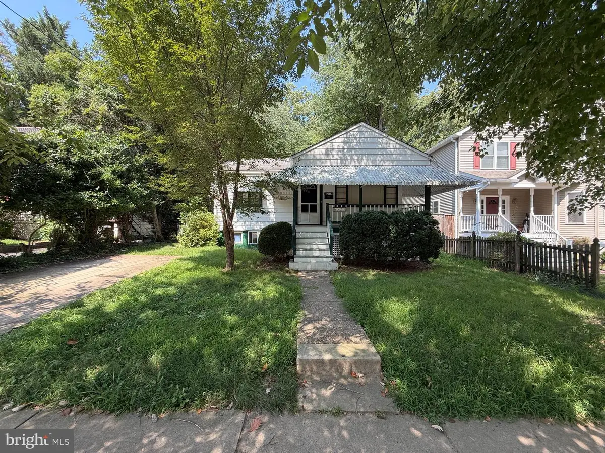 521 Beall Ave, Rockville, MD 20850 - #1