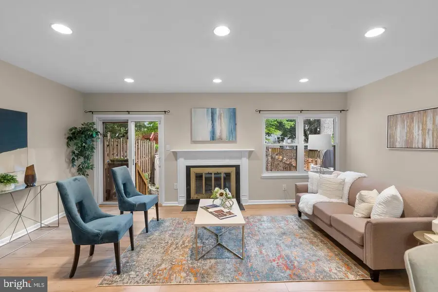11735 Summer Oak Dr, Germantown, MD 20874 - #2