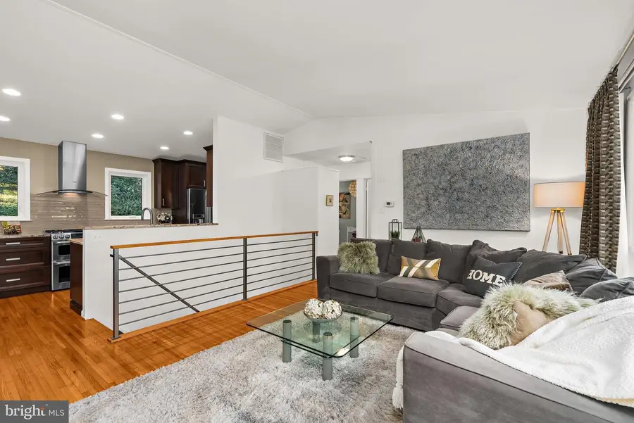 3916 Wexford Dr, Kensington, MD 20895 - #2