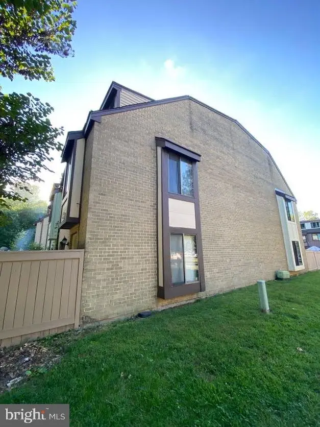 9917 Forest View Pl, Gaithersburg, MD 20886 - #2