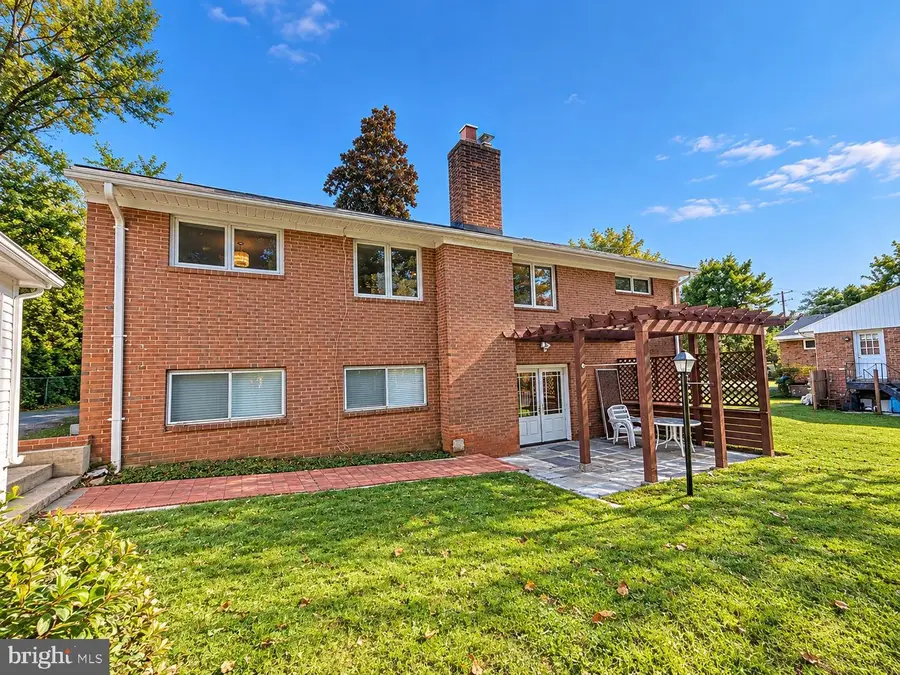 5819 Grosvenor Ln, Bethesda, MD 20814 - #3