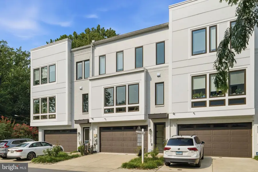 3737 Glenmoor Reserve Ln, Chevy Chase, MD 20815 - #2